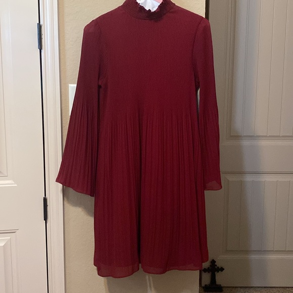 Dress - Picture 2 of 8